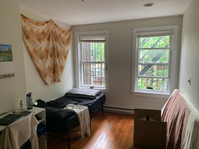 Building Photo - 96 Hammond St