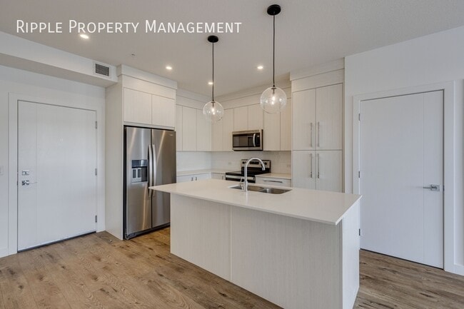 Building Photo - AMAZING 2 BEDS/ 2 BATHS CONDO