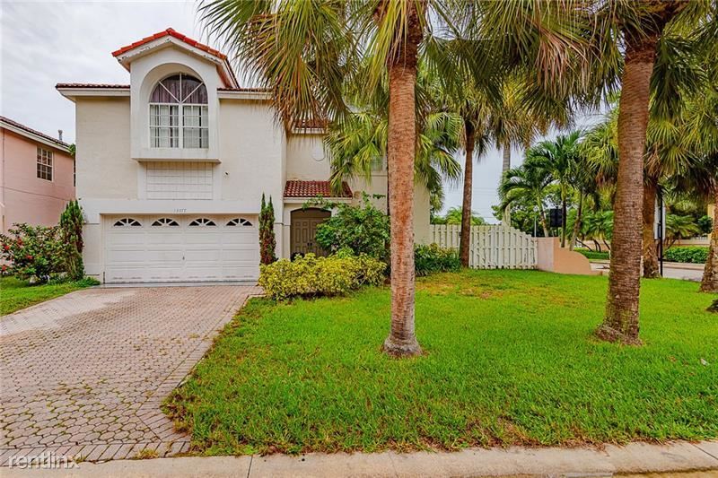 Primary Photo - 4 br, 2.5 bath House - 13377 NW 7th St