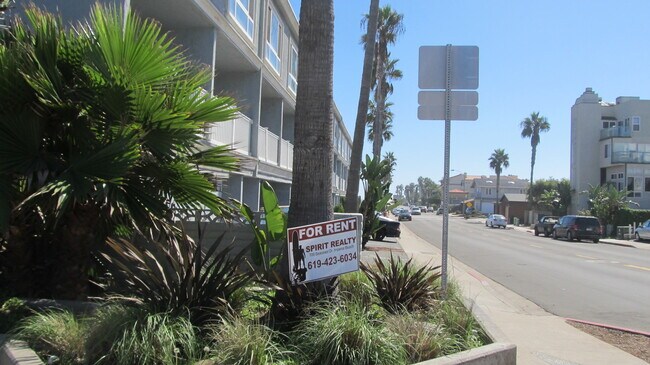 Foto del edificio - Steps to Imperial Beach!