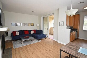 Building Photo - 10880 Sabre Hill Dr