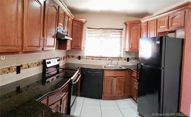 Foto del edificio - 2532 NE 184th Terrace