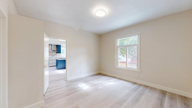 Building Photo - 976 Masson Ave