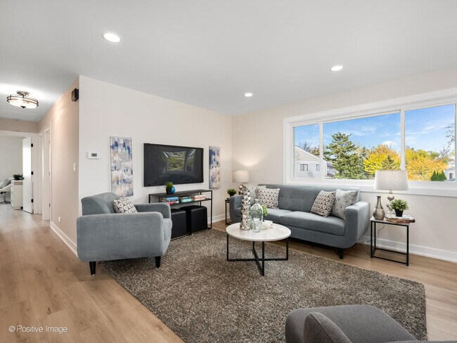 Building Photo - 823 Cambridge Pl