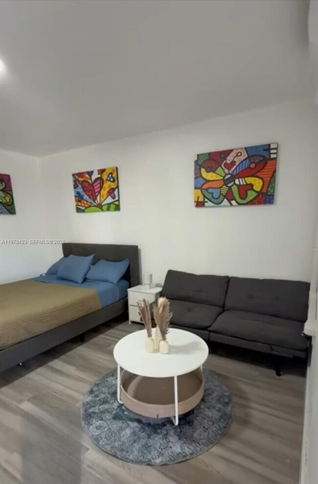 Foto del edificio - 761 Euclid Ave