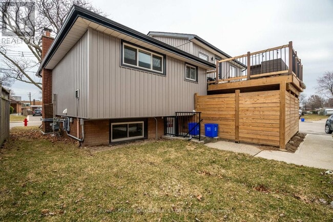 Building Photo - 8 Banff Dr