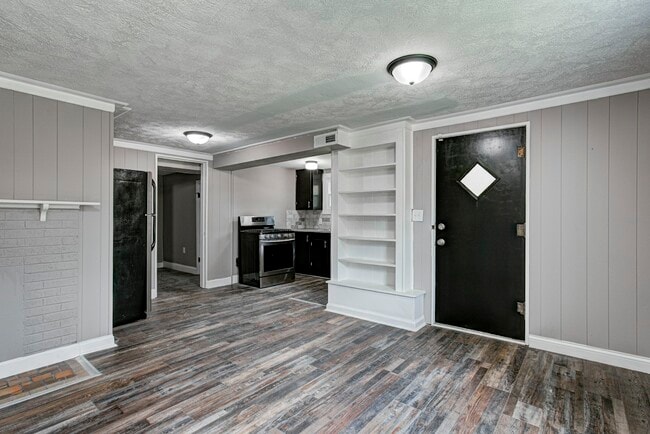 Building Photo - 601 Walnut St