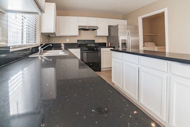 Foto del edificio - 6324 N Whispering Meadow Ct