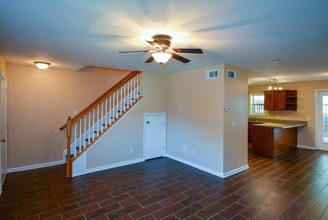 Building Photo - 1014 Summer Pl NW