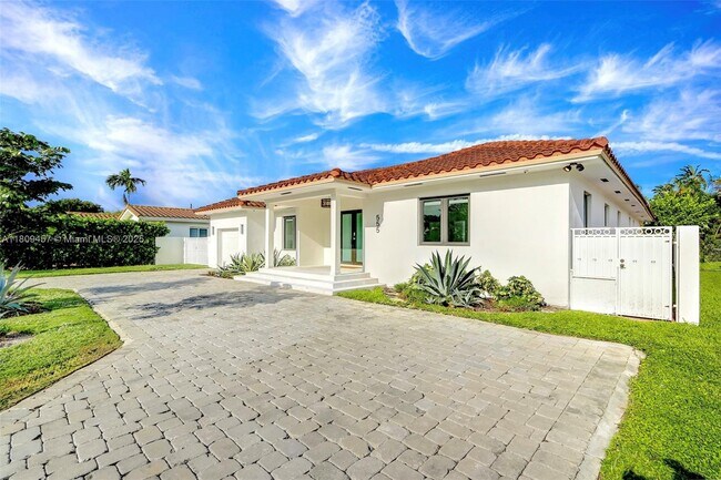 Foto del edificio - 555 SW 27th Rd