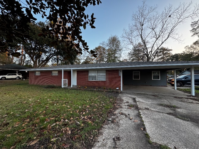 Building Photo - 1728 General Pershing St