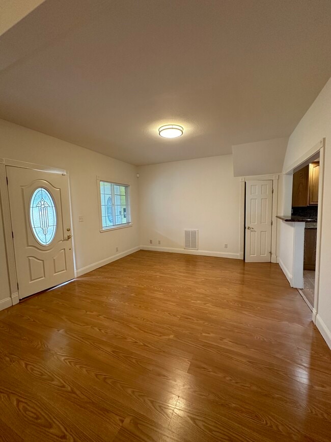 Photo - 123 Euclid Ave Townhome