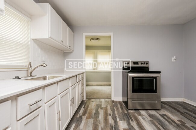 Foto del edificio - 1037 Metropolitan Ave