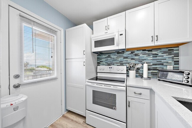Foto del edificio - 3851 N Ocean Blvd