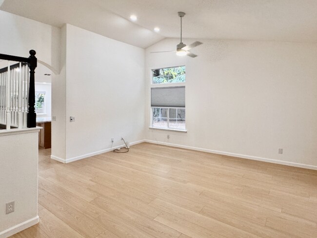 Building Photo - 3602 Swan Ct