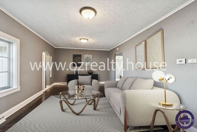 Foto del edificio - 1647 Eleanor Ave