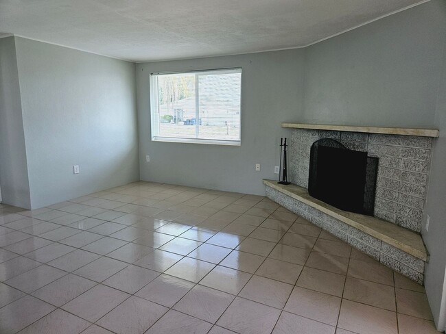 Foto del edificio - Annual Unfurnished Cute Florida Home with a private backyard for enjoying the Florida Lifestyle! ...