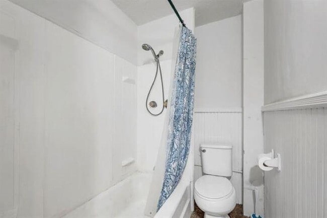 Building Photo - 132 Main St