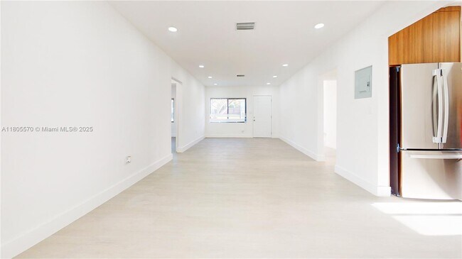Foto del edificio - 355 NE 111th St