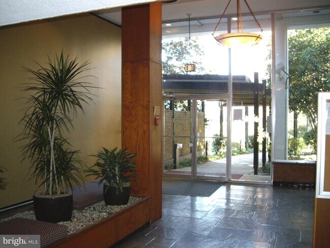 Foto del edificio - 2030 N Adams St
