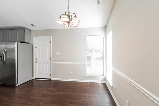 Foto del edificio - 10734 Spruce Mountain Rd