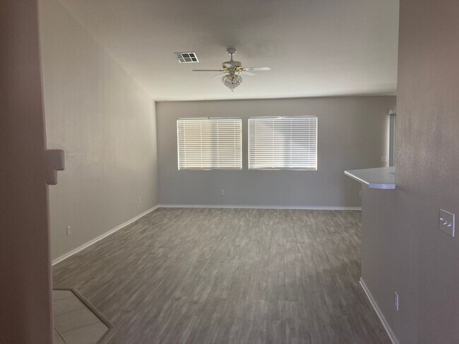 Foto del edificio - 2715 Inlet Spring Ave