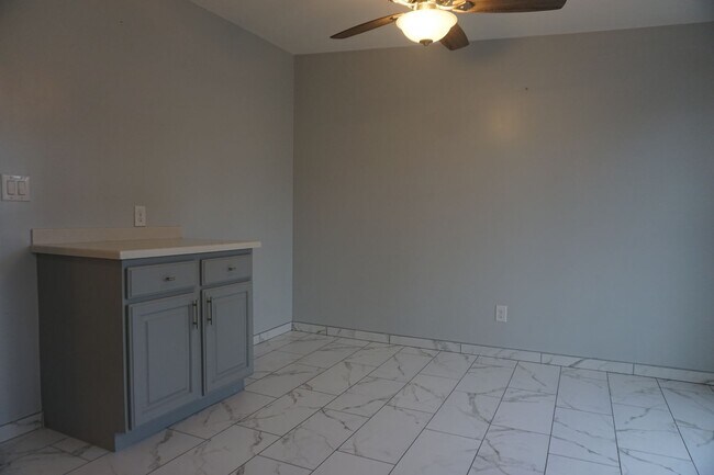 Building Photo - 3706 W Pensacola Cir