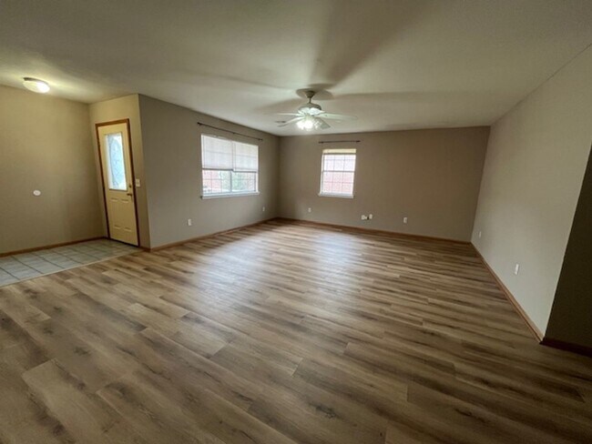 Foto del edificio - Duplex close to downtown Rogers