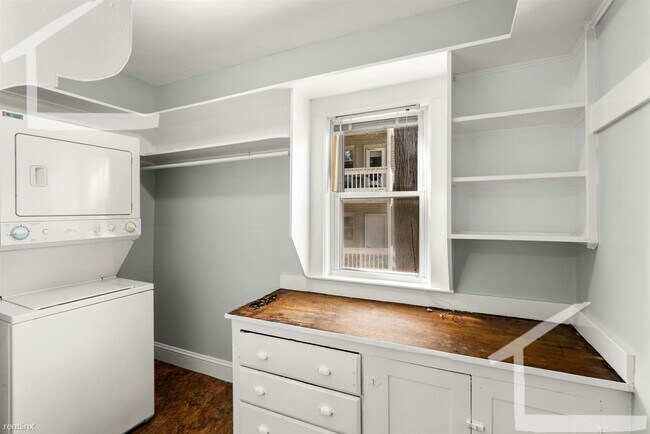 Building Photo - 3 br, 1 bath House - 25 Wilson Park Apt 3