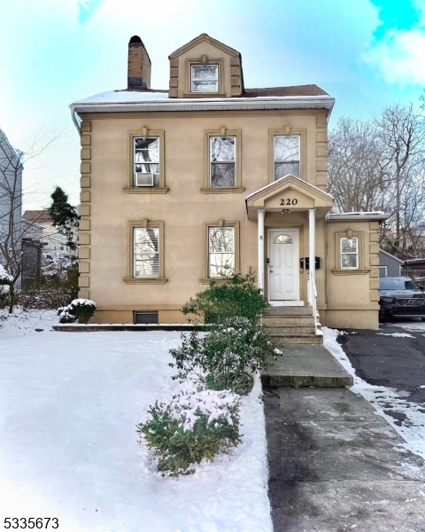 Primary Photo - 220 Mill St