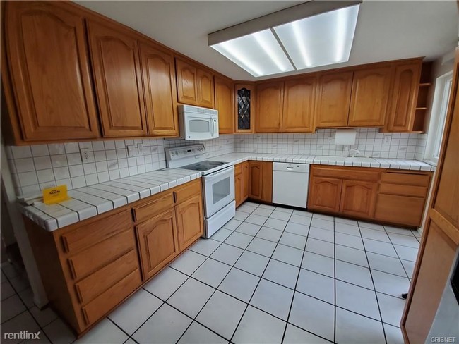 Building Photo - 22245 James Alan Cir