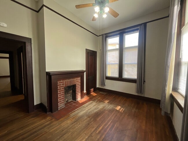 Foto del edificio - 396 N Highland Ave