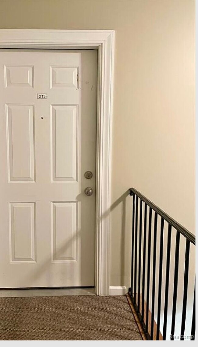 Foto del edificio - 525 Fairbrook St