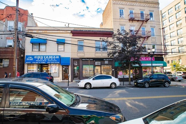 Building Photo - 6515 Park Ave