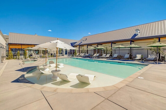 Building Photo - Westlook Resort Living
