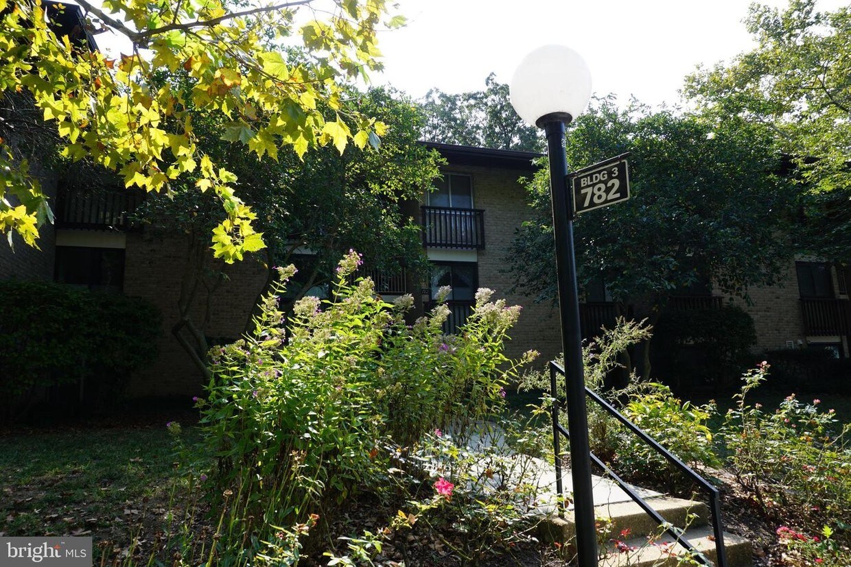 782 Fairview Ave Unit B, Annapolis, MD 21403 Condo for Rent in