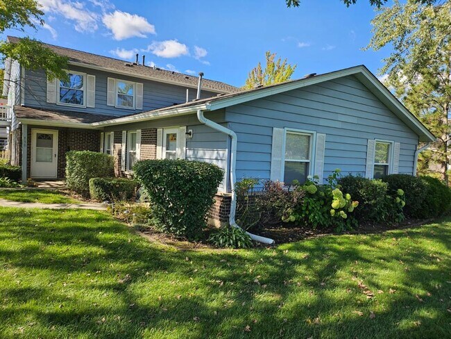 Building Photo - 760 Gloucester Dr