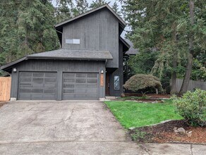 Building Photo - 7275 Daisy St