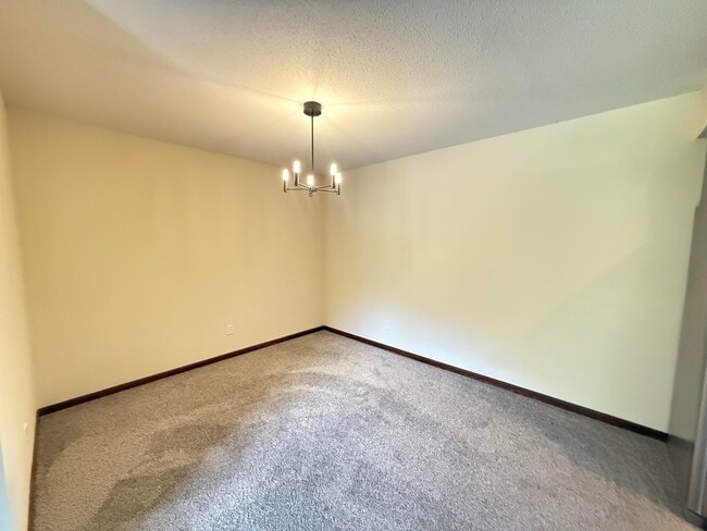 Foto del edificio - 2005 Waterfront Dr N