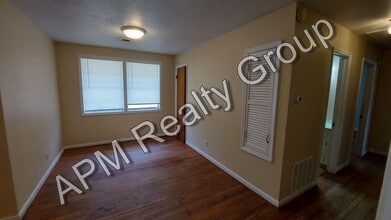 Building Photo - 329 Ovanta Rd