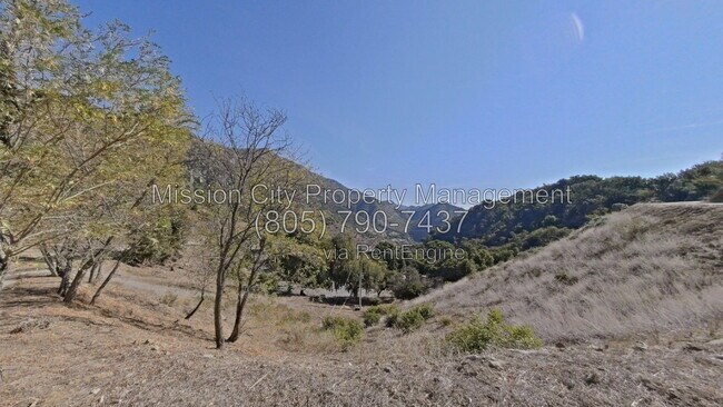 Foto del edificio - 1210 Toro Canyon Rd