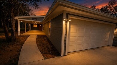 Building Photo - 141 Sendero Blvd
