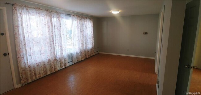 Foto del edificio - 6 Cypress Ln