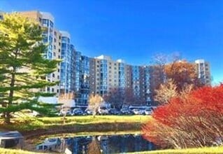 Building Photo - 15101 Interlachen Dr