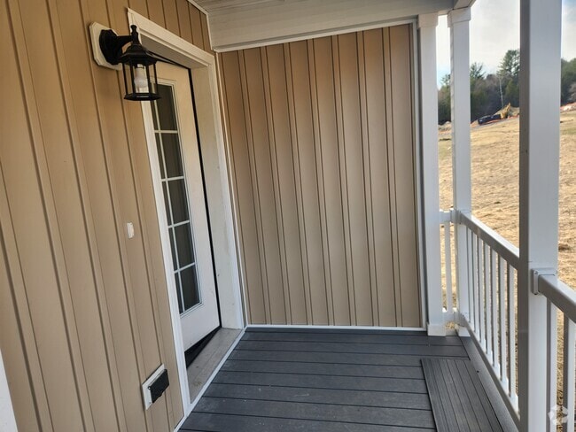 Building Photo - 30 Ivan Dr