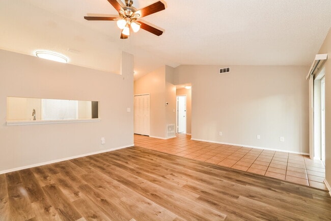 Building Photo - 119 Alder Ct