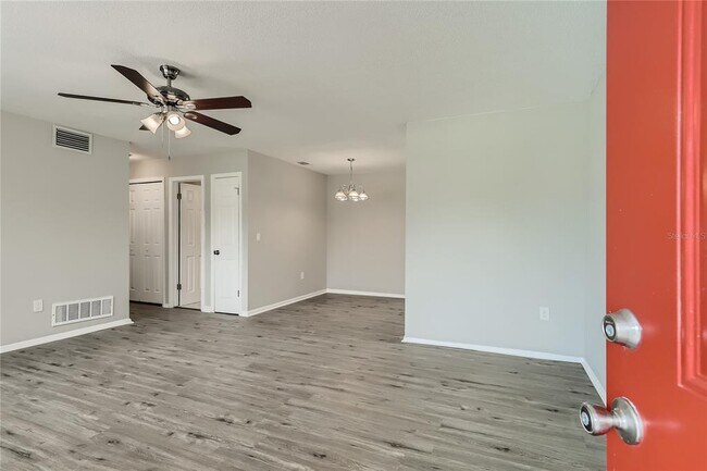 Foto del edificio - 900 Iron Oak Dr