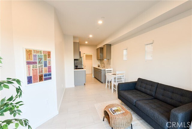 Foto del edificio - 15826 S Vermont Ave