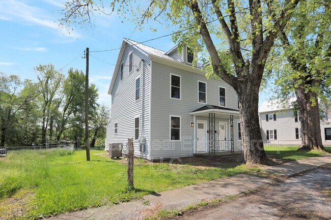Building Photo - 15729 Fenton Ave