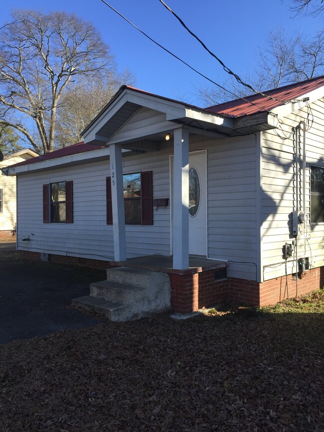 Building Photo - 125 Pate St